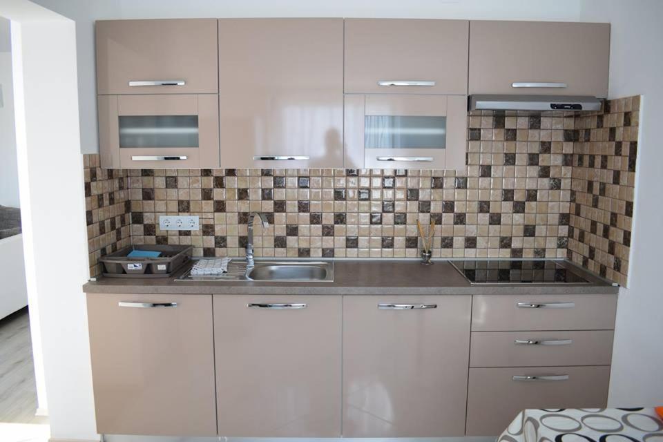 פג Apartmani Celjak מראה חיצוני תמונה