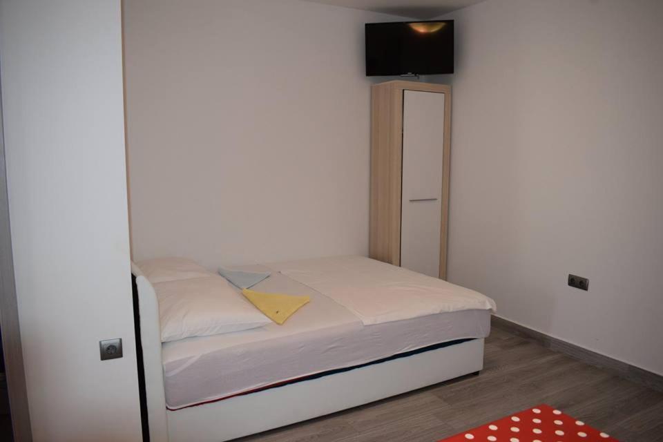 פג Apartmani Celjak מראה חיצוני תמונה