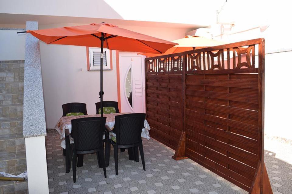 פג Apartmani Celjak מראה חיצוני תמונה