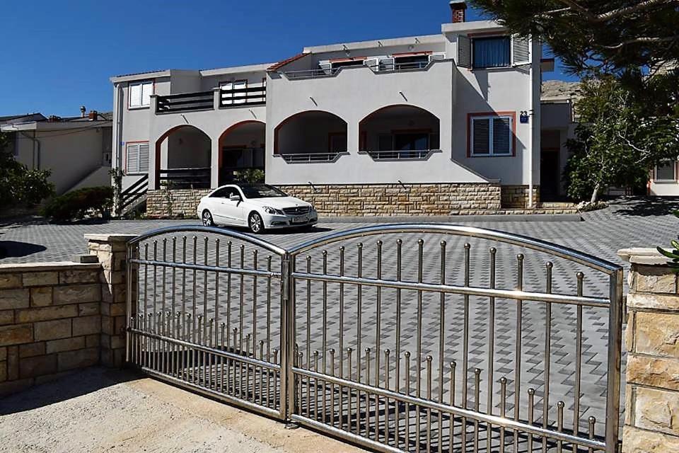 פג Apartmani Celjak מראה חיצוני תמונה